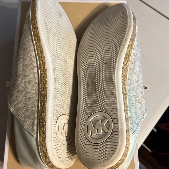 Michael Kors Kristy Slides - Picture 5 of 10